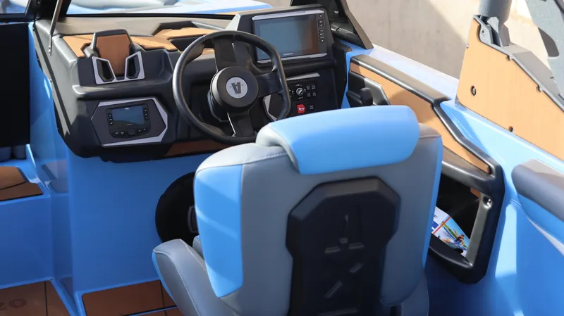 2025 AXIS T-SERIES T220