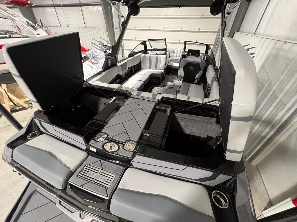 2024 Malibu Boats 22 LSV