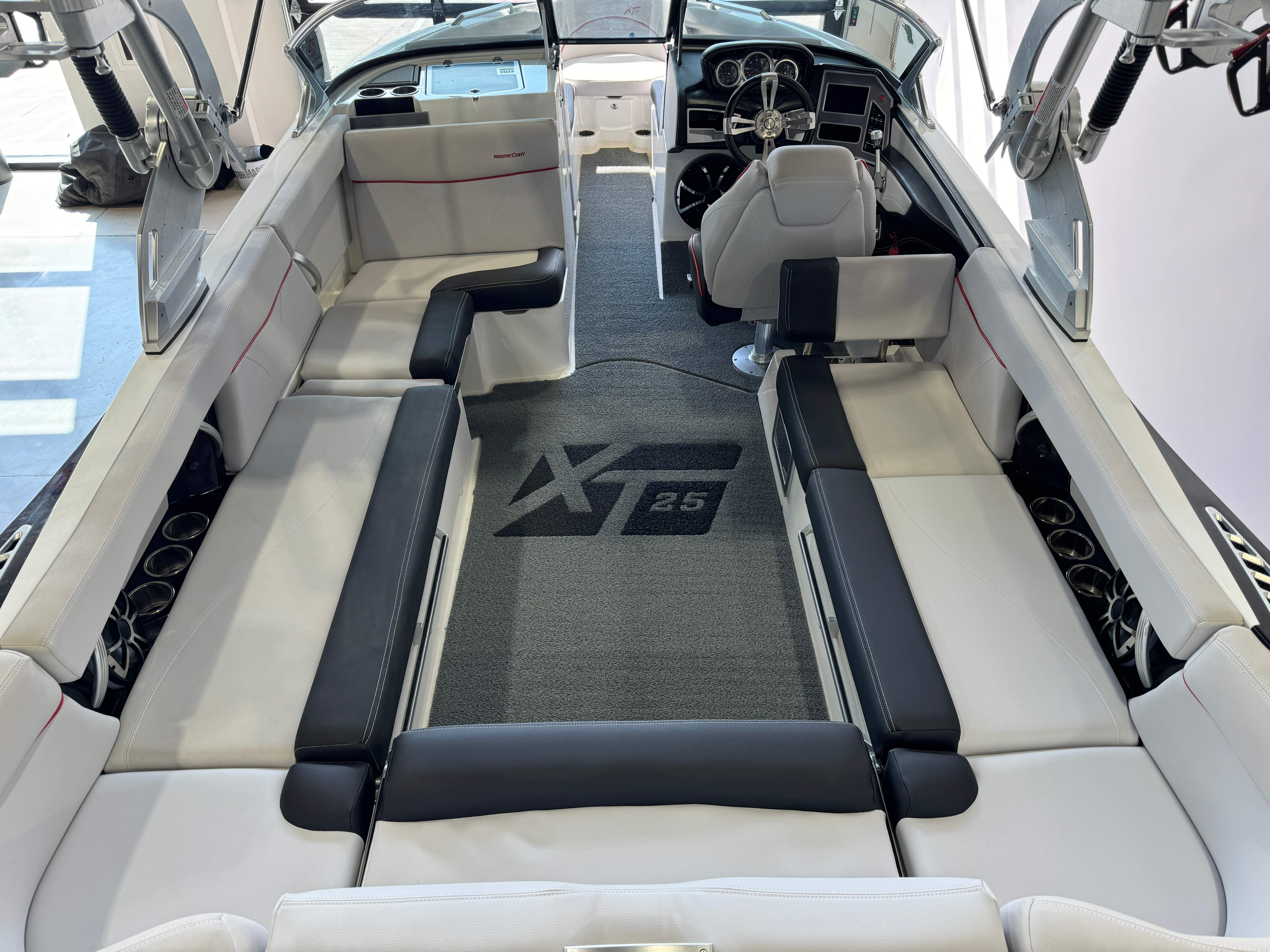 2019 MasterCraft XT25