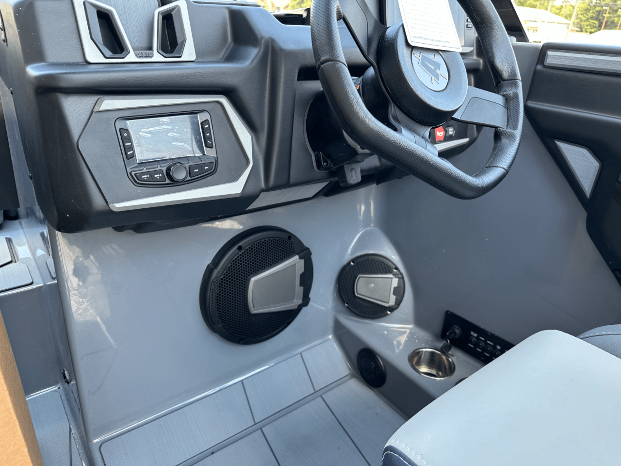 2025 Axis T250