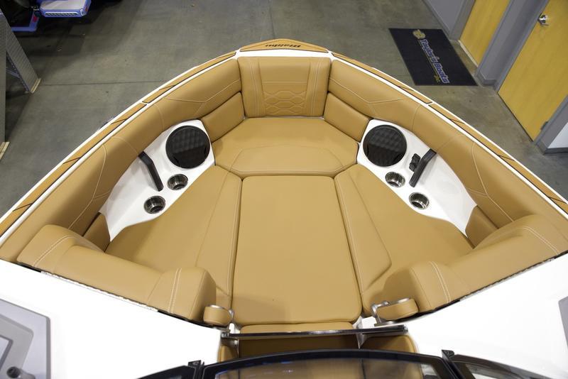 2025 Malibu 23 LSV