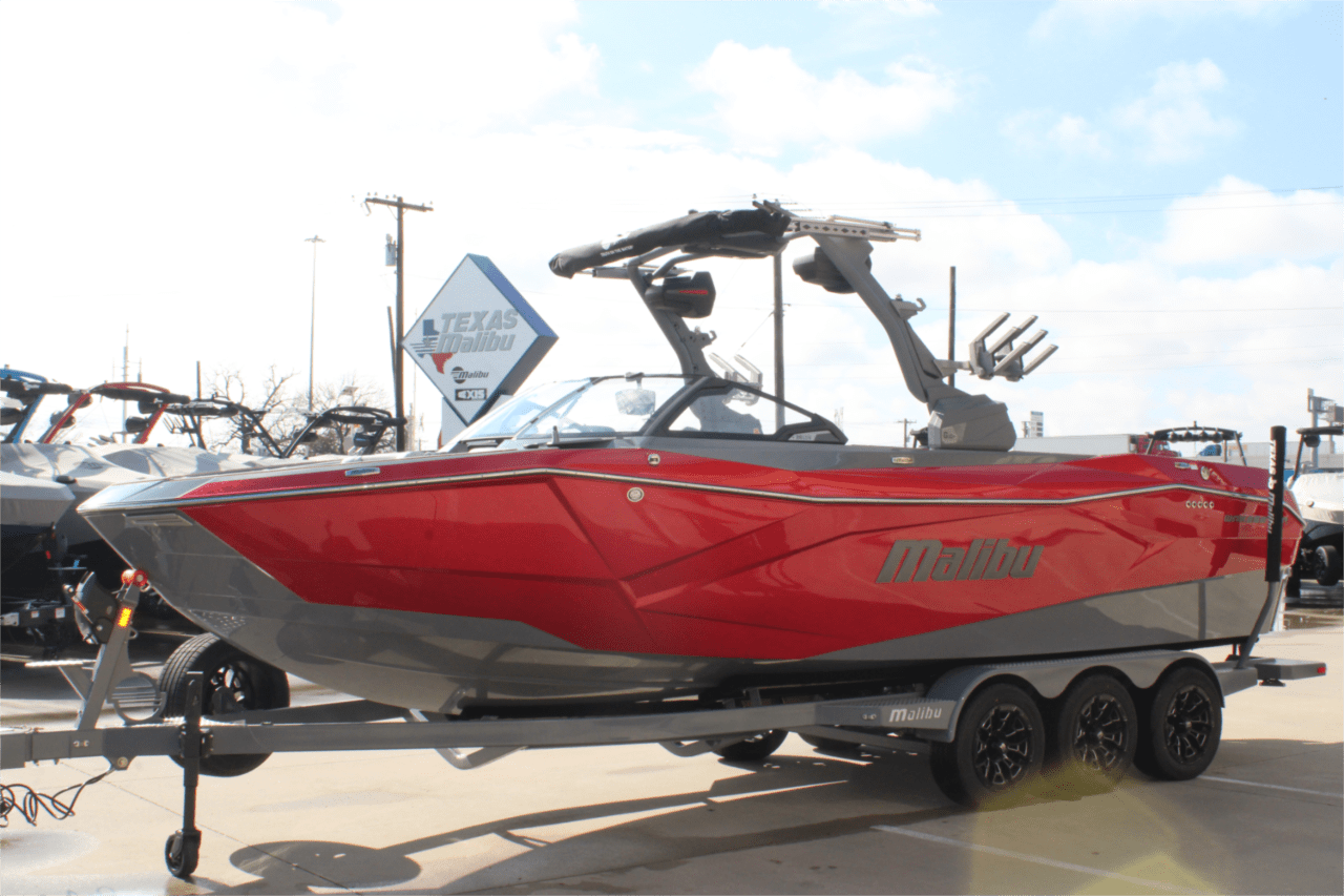 2025 Malibu 26 LSV