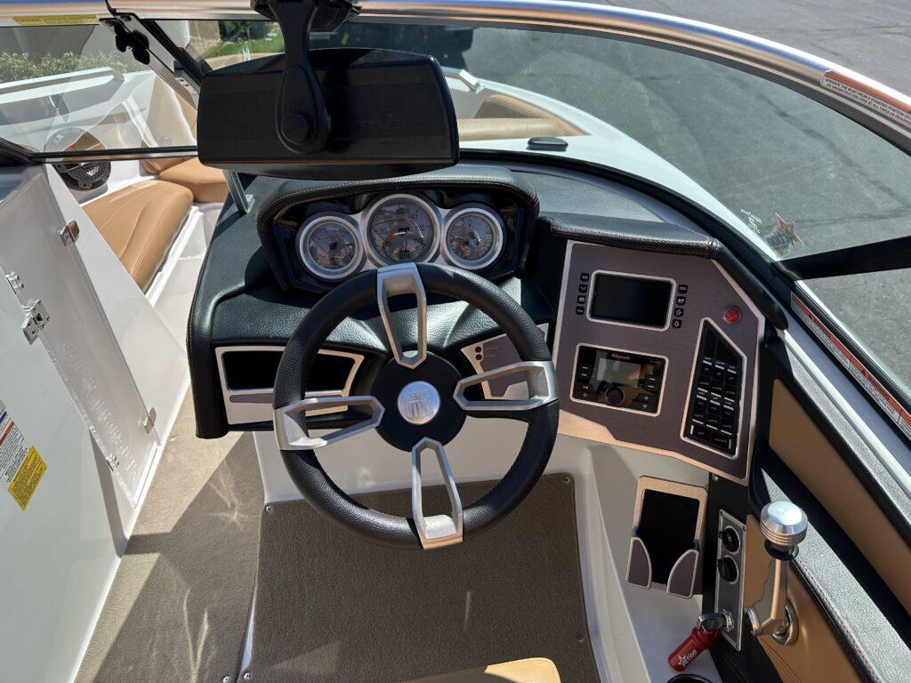 2019 MasterCraft XT21