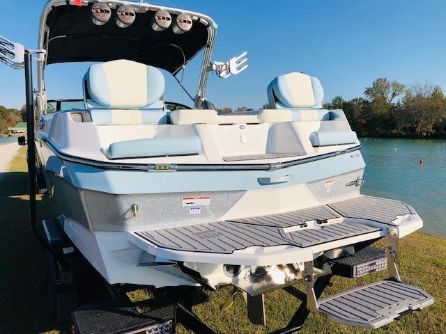 2023 MasterCraft XT24