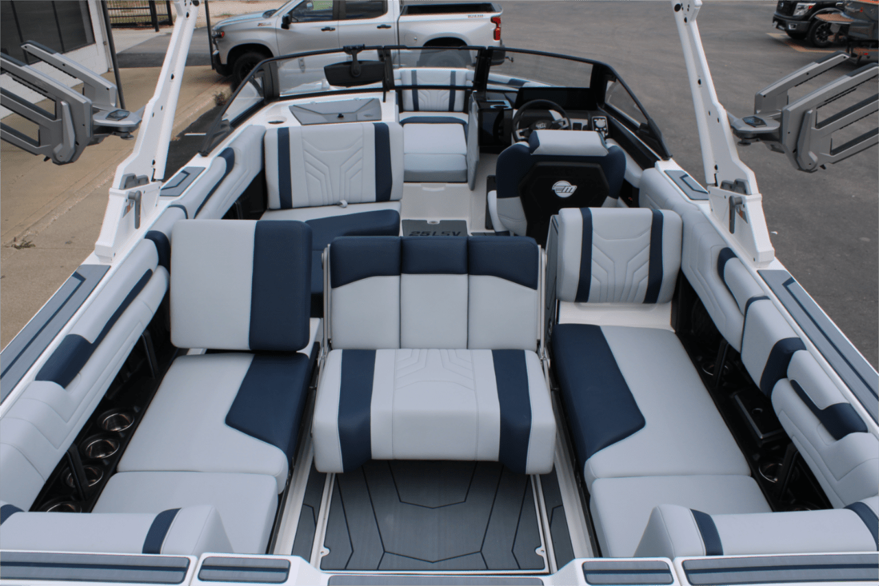 2025 Malibu 25 LSV