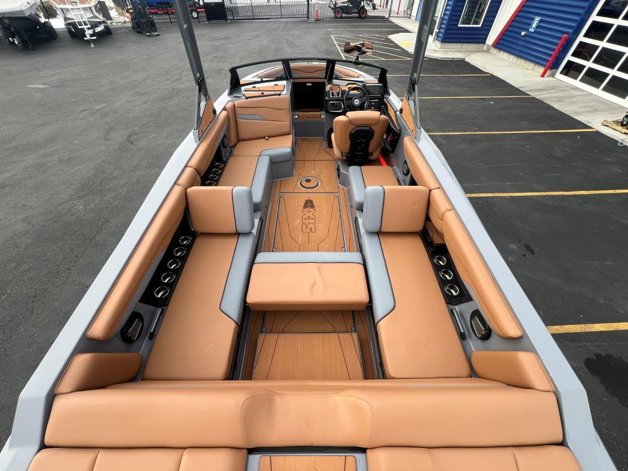2025 Axis T250