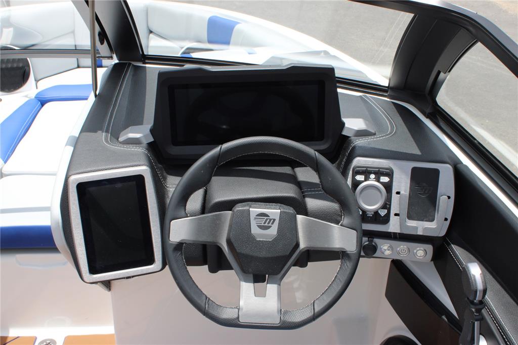 2023 Malibu 22 LSV