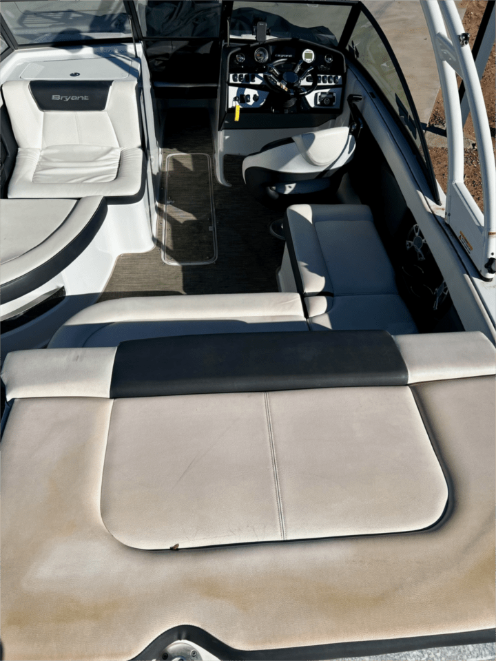 2019 Bryant Boats Speranza Surf
