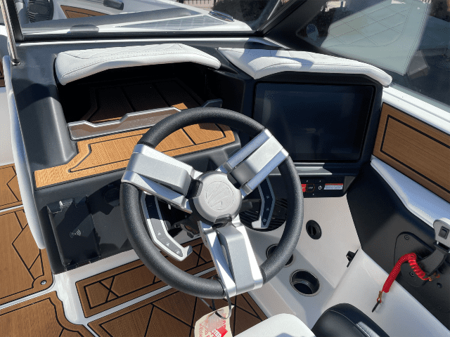 2024 TIGE Z3 23.5 foot wavemaker
