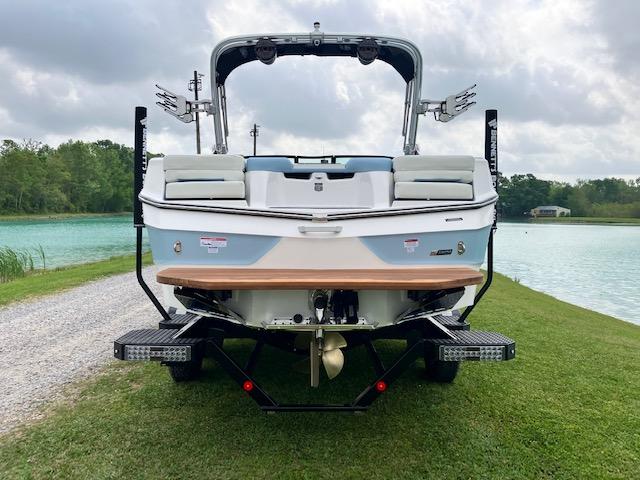 2024 MasterCraft XT22T