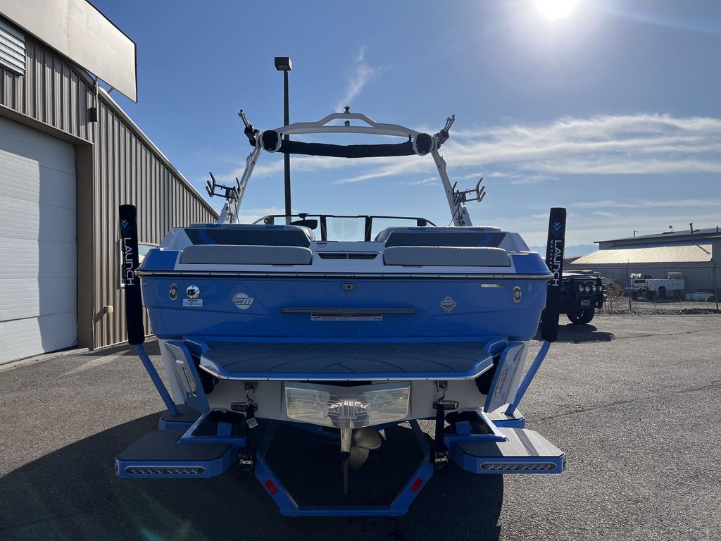 2024 malibu boats 22-LSV