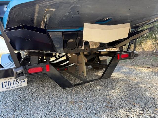 2012 Axis A22 Vandall