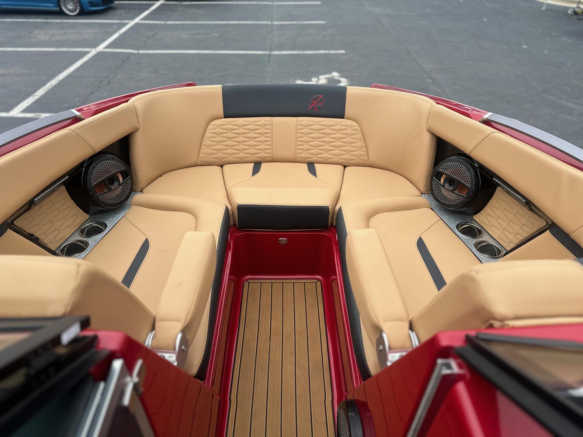 2023 MasterCraft X24