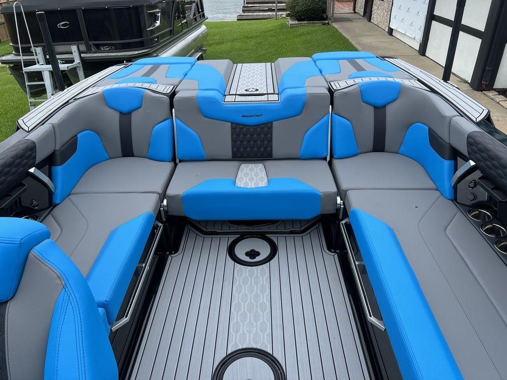 2024 MasterCraft XT23