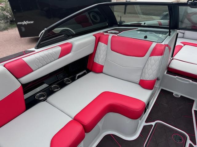 2022 Malibu M220 M6DI with trailer