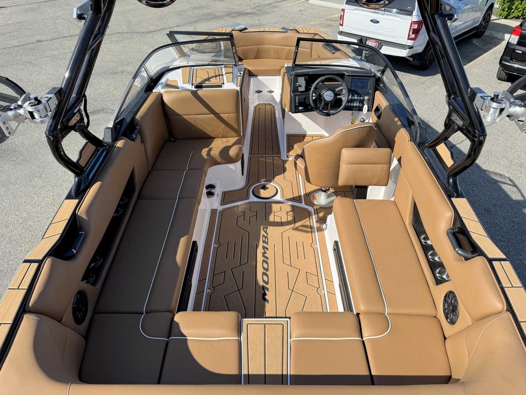 2024 MOOMBA Max