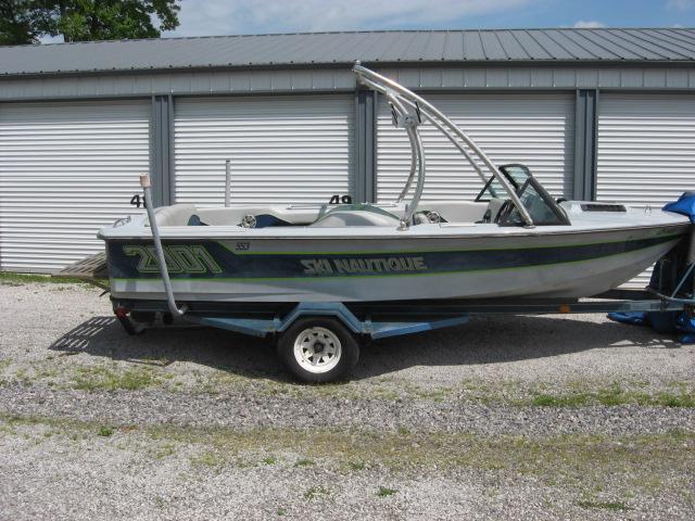 1985 Ski Nautique 2001 with TOWER