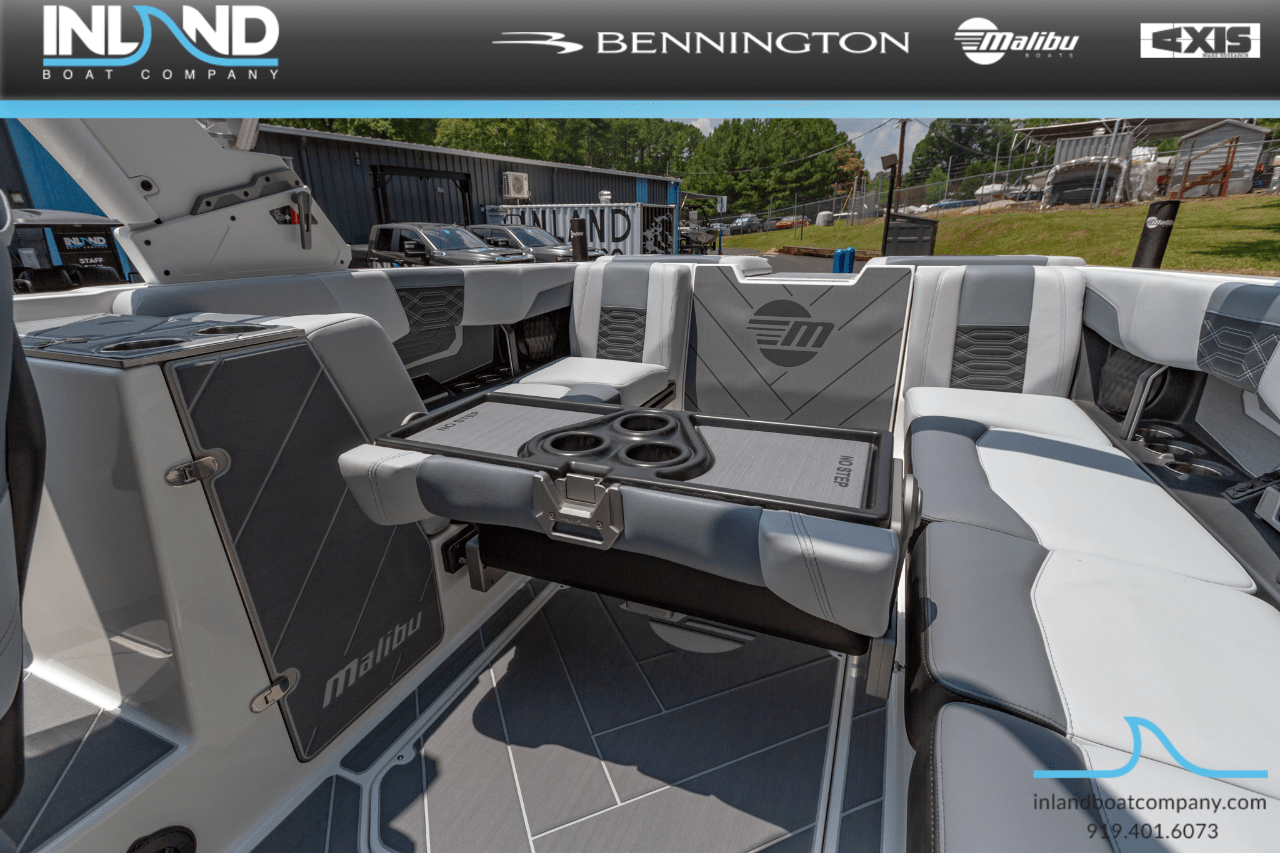 2024 Malibu Boats 25 LSV