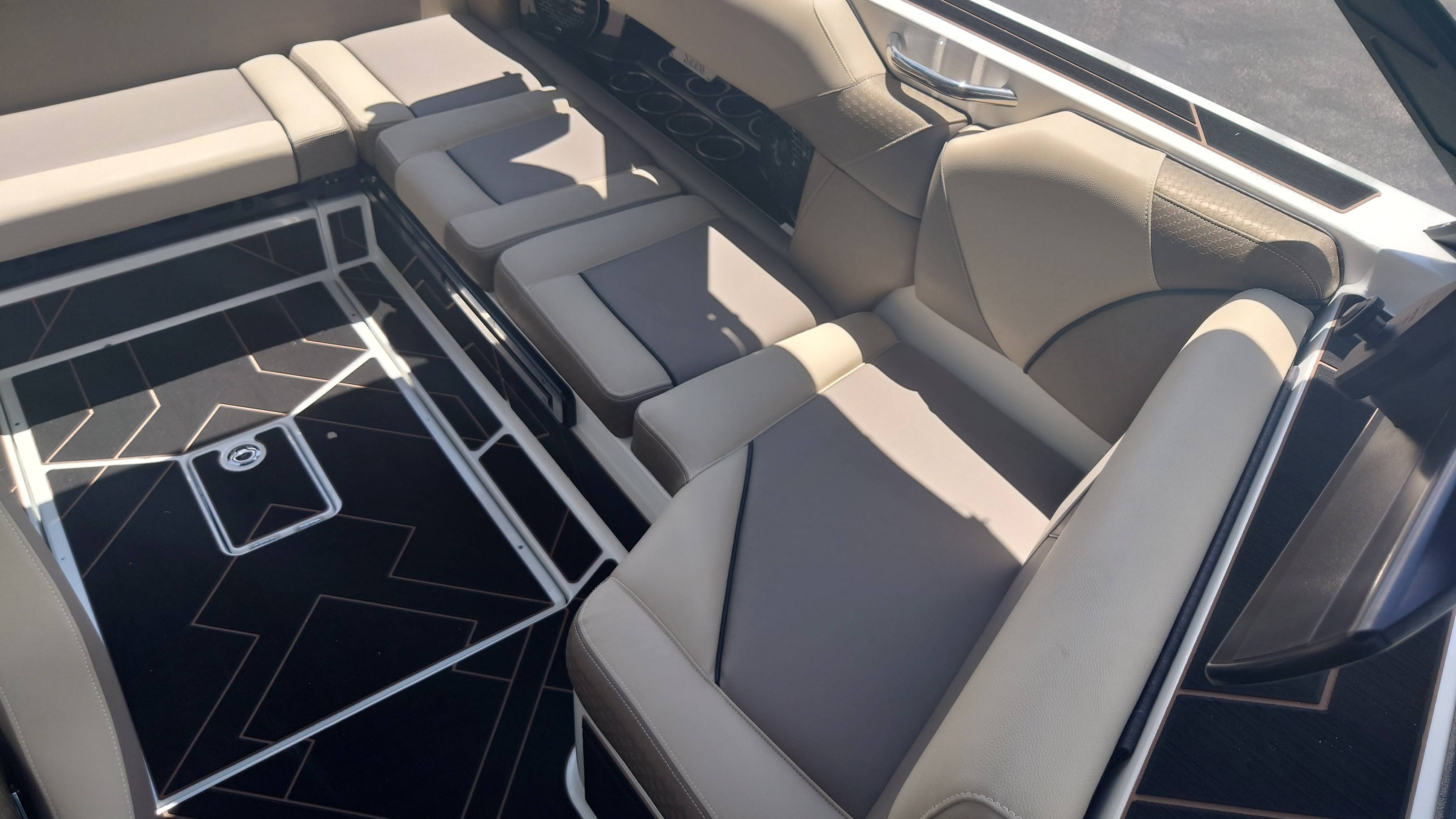 2024 Supreme S220