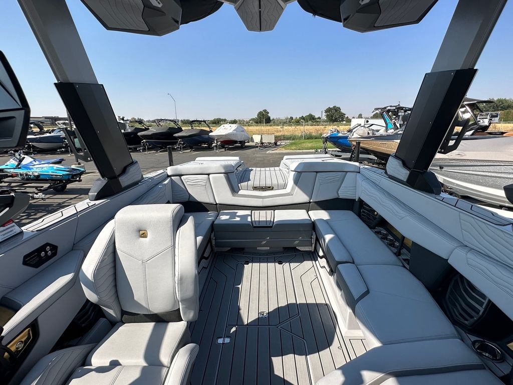 2025 Nautique Super Air Nautique G23