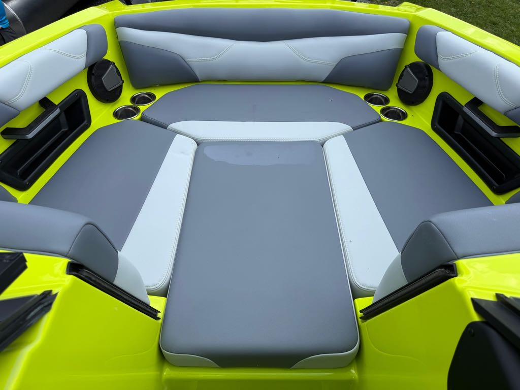 2025 Axis A20