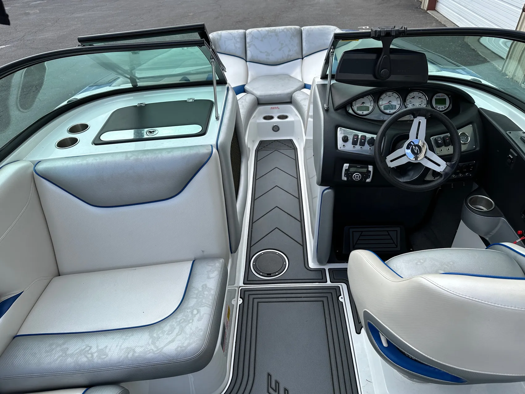 2015 Supreme S226