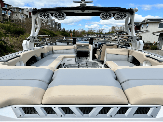 2022 Supra SE 550**loaded and classy**