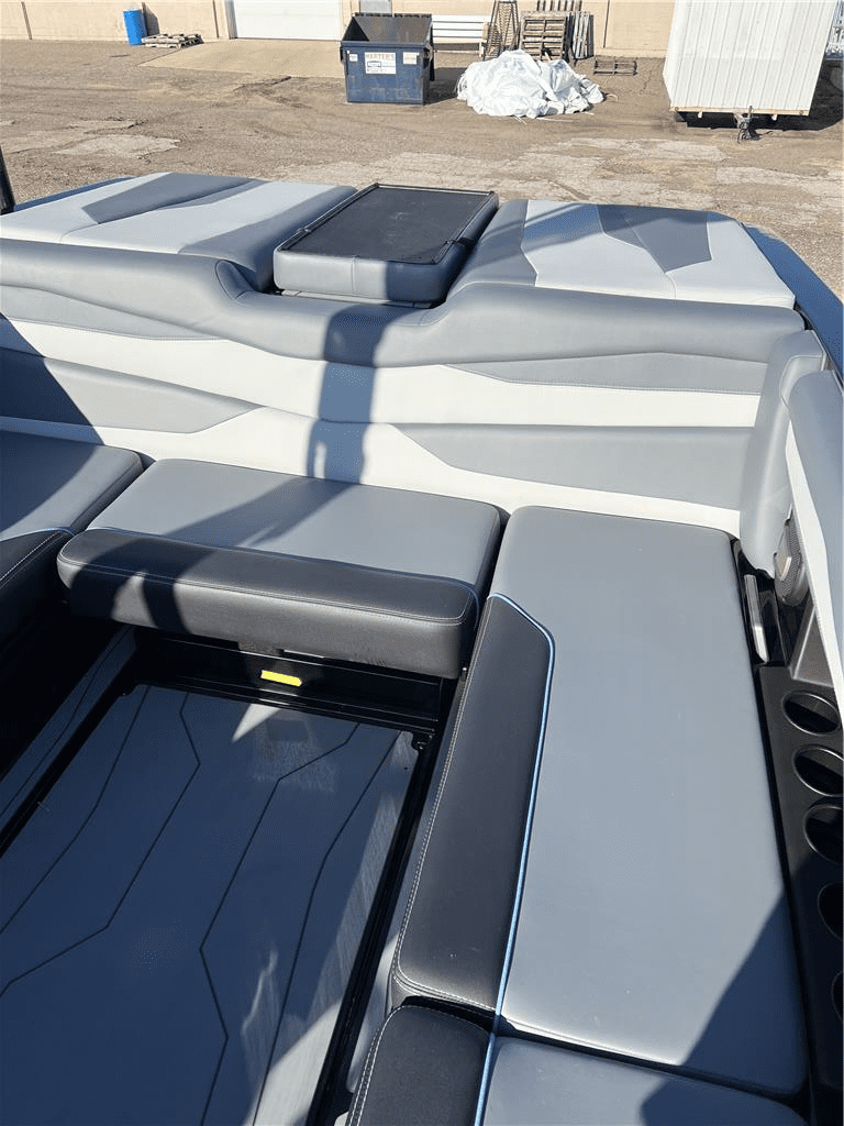 NEW 2024 AXIS A245 wake boat with M6DI motor &amp; TRL