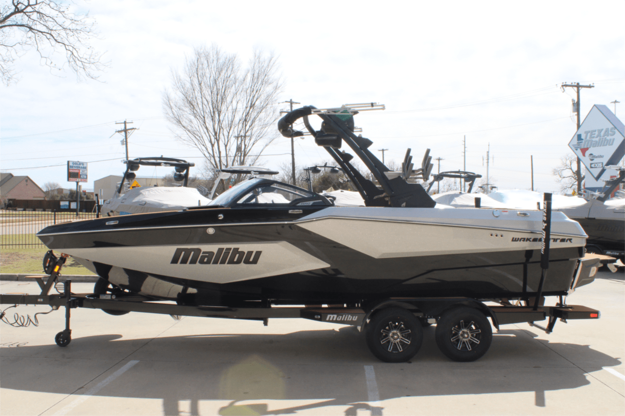 2025 Malibu 23 MXZ