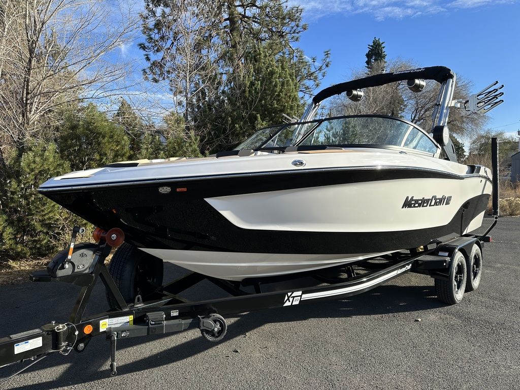 2024 MasterCraft XT23
