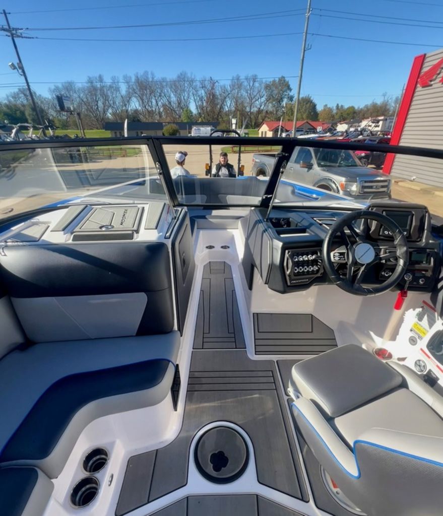 2021 MOOMBA Max