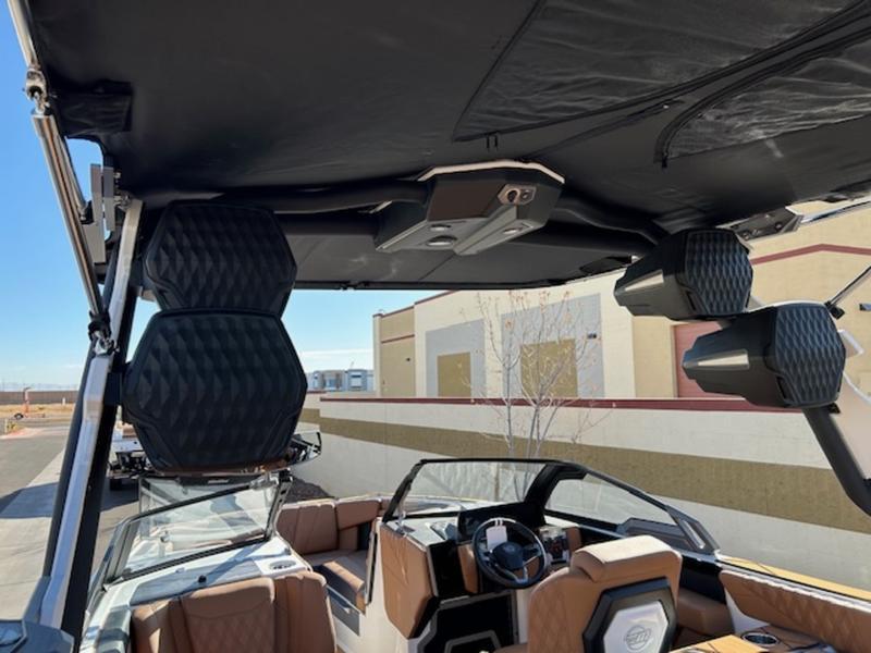 2025 Malibu M242