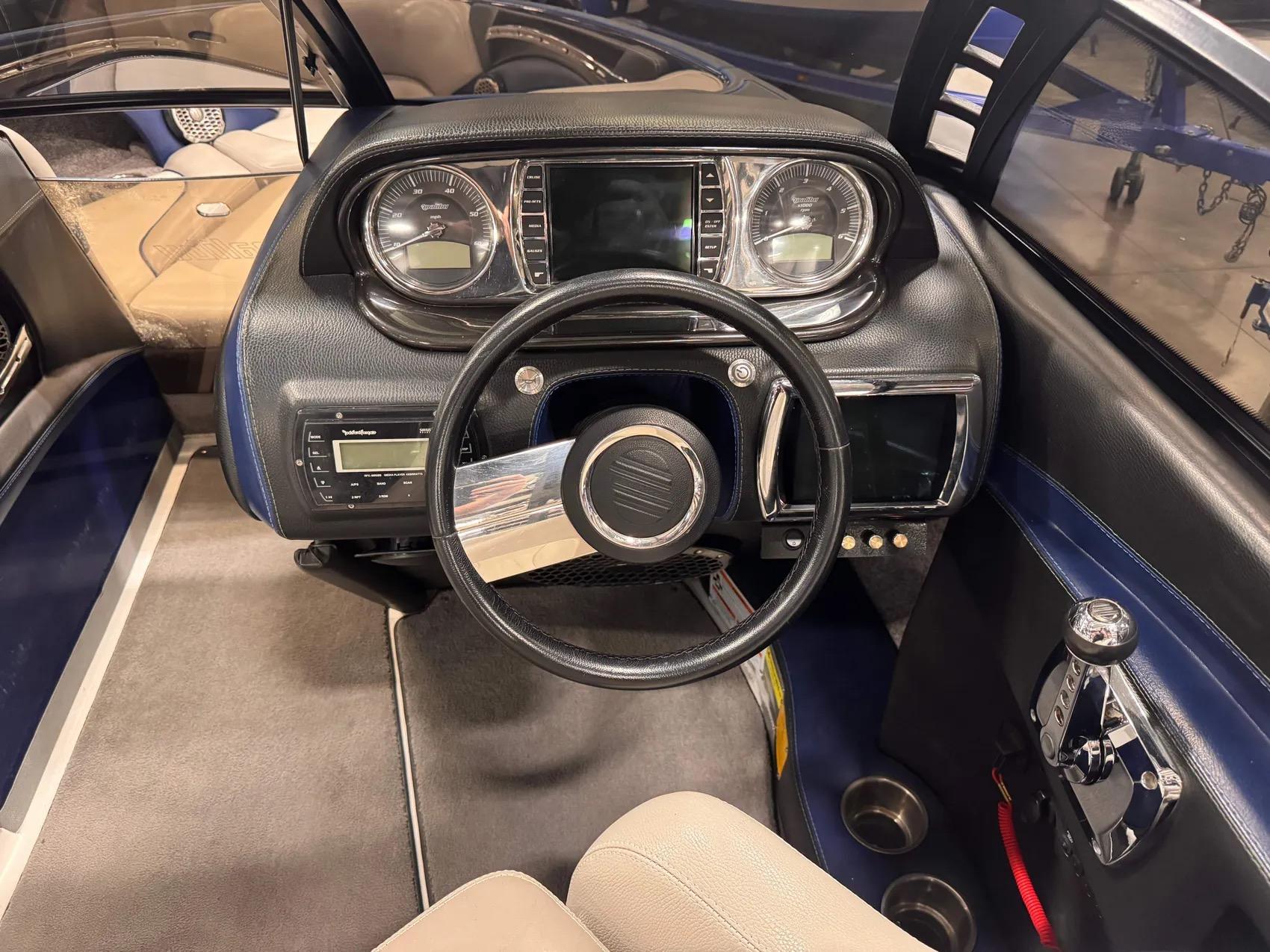 2013 Malibu Wakesetter VLX