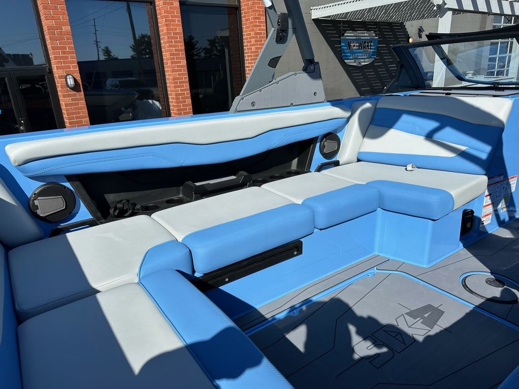 2025 Axis Wake Research T220