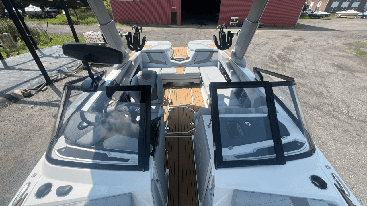 boat.Title