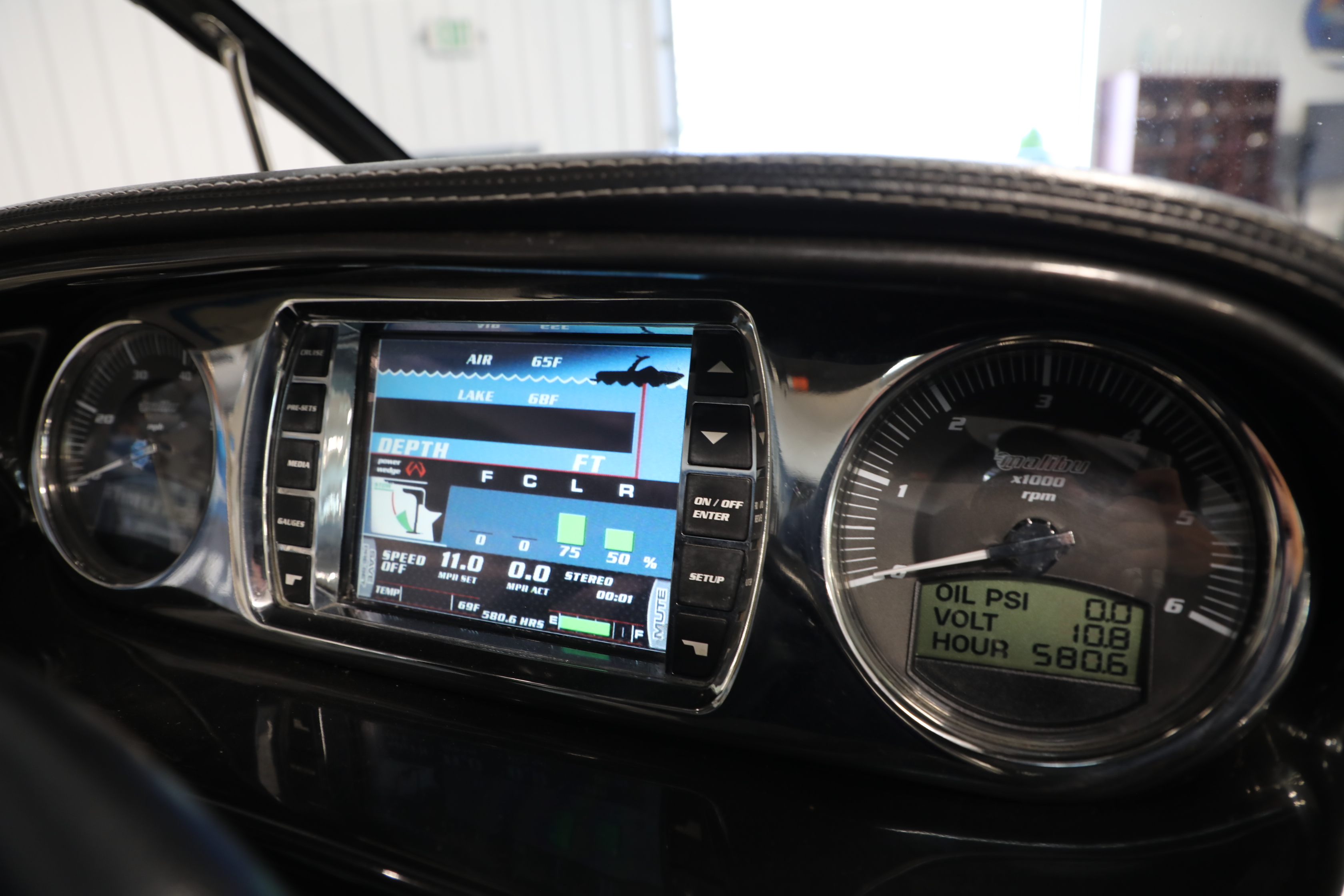 2013 Malibu 24MXZ