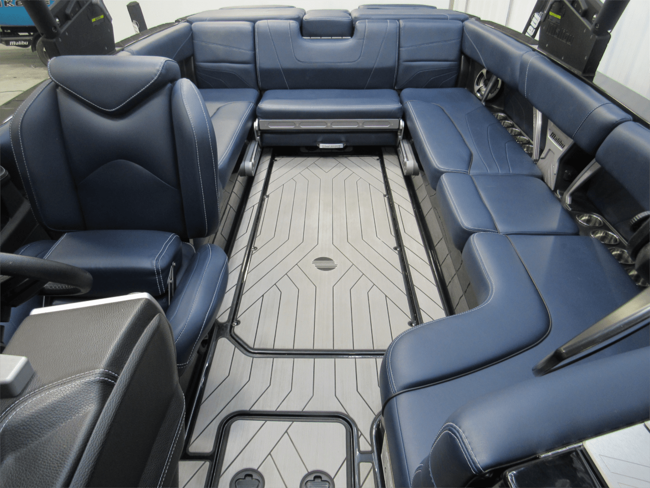 2019 Malibu 24 MXZ – M6Di, Bow Thruster, Runs Well!