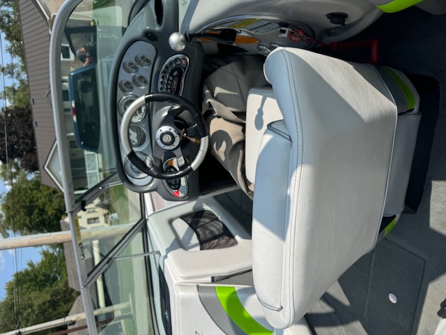 Sport Nautique 216