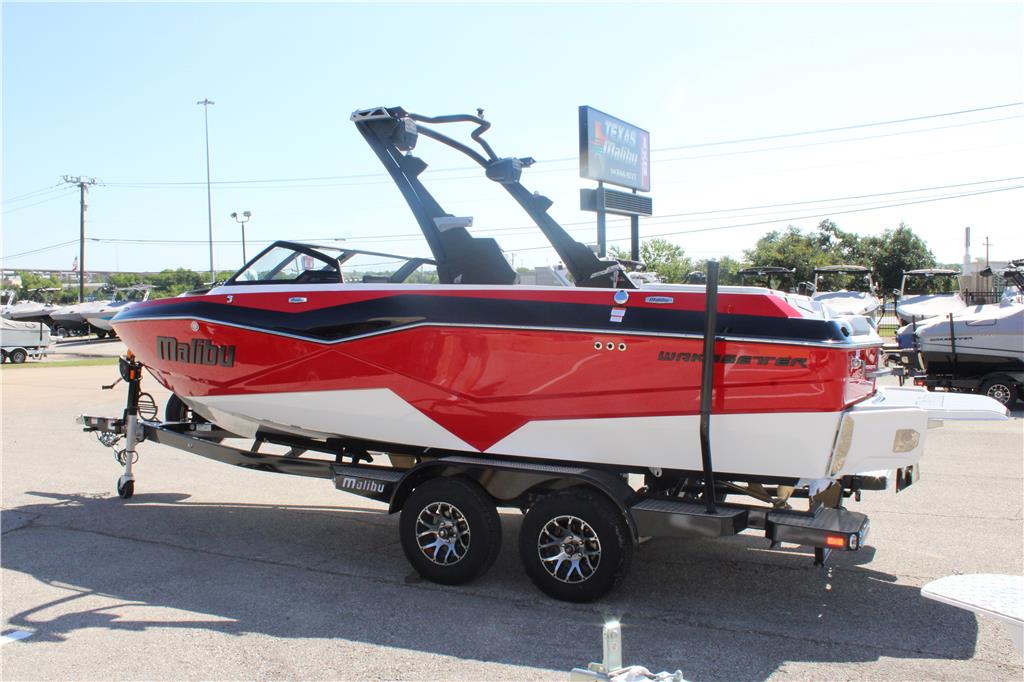 2023 Malibu 22 LSV