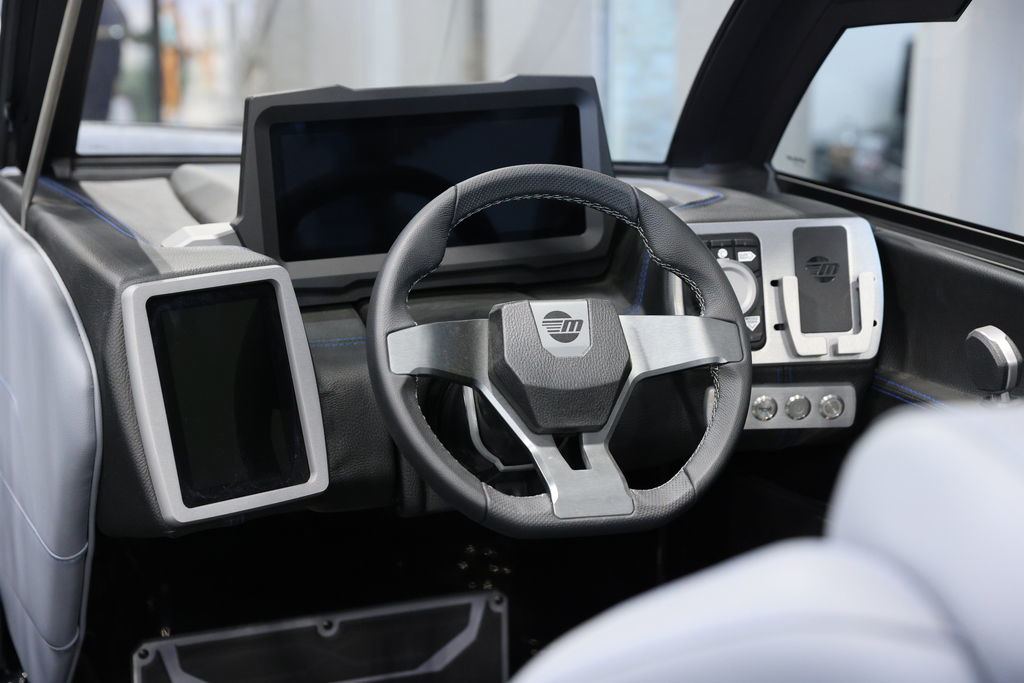 2024 Malibu 23 LSV