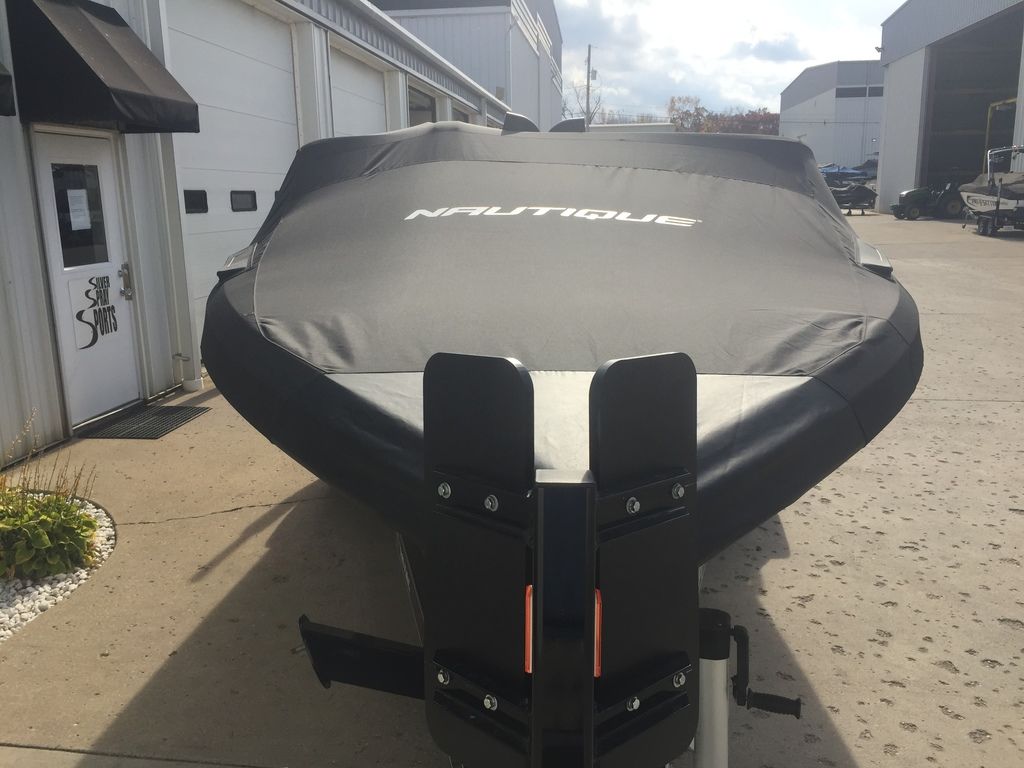 2022 Nautique 200