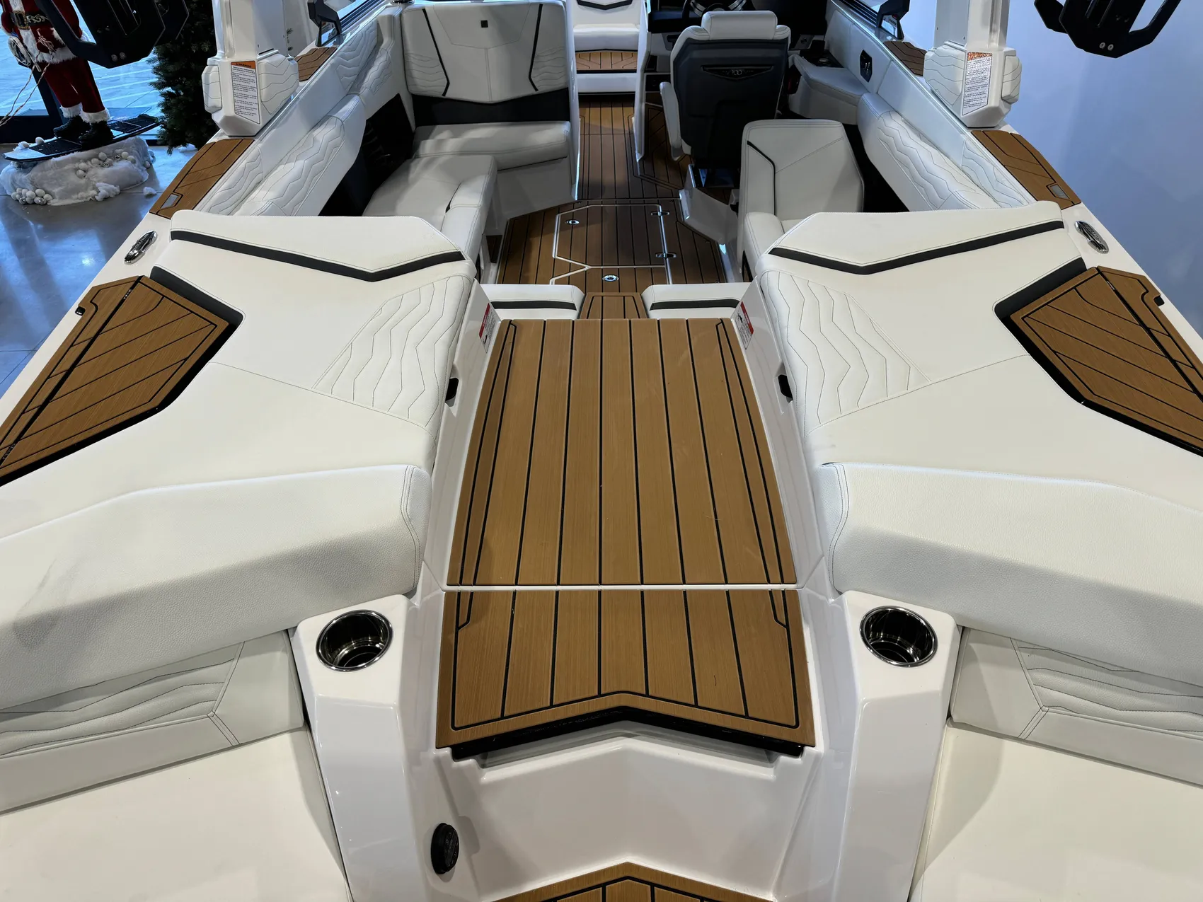 2025 Nautique G23