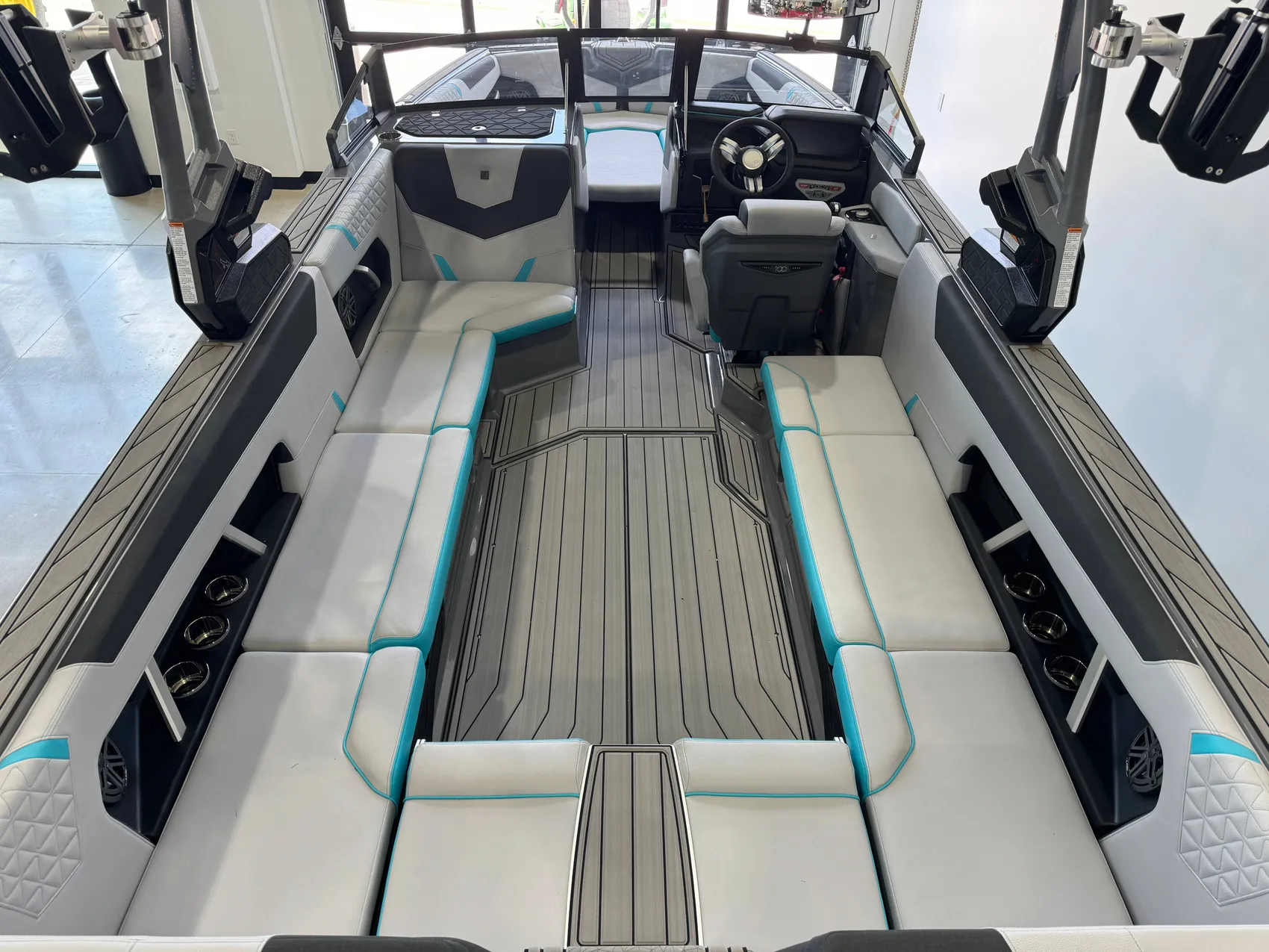 2025 Nautique GS24