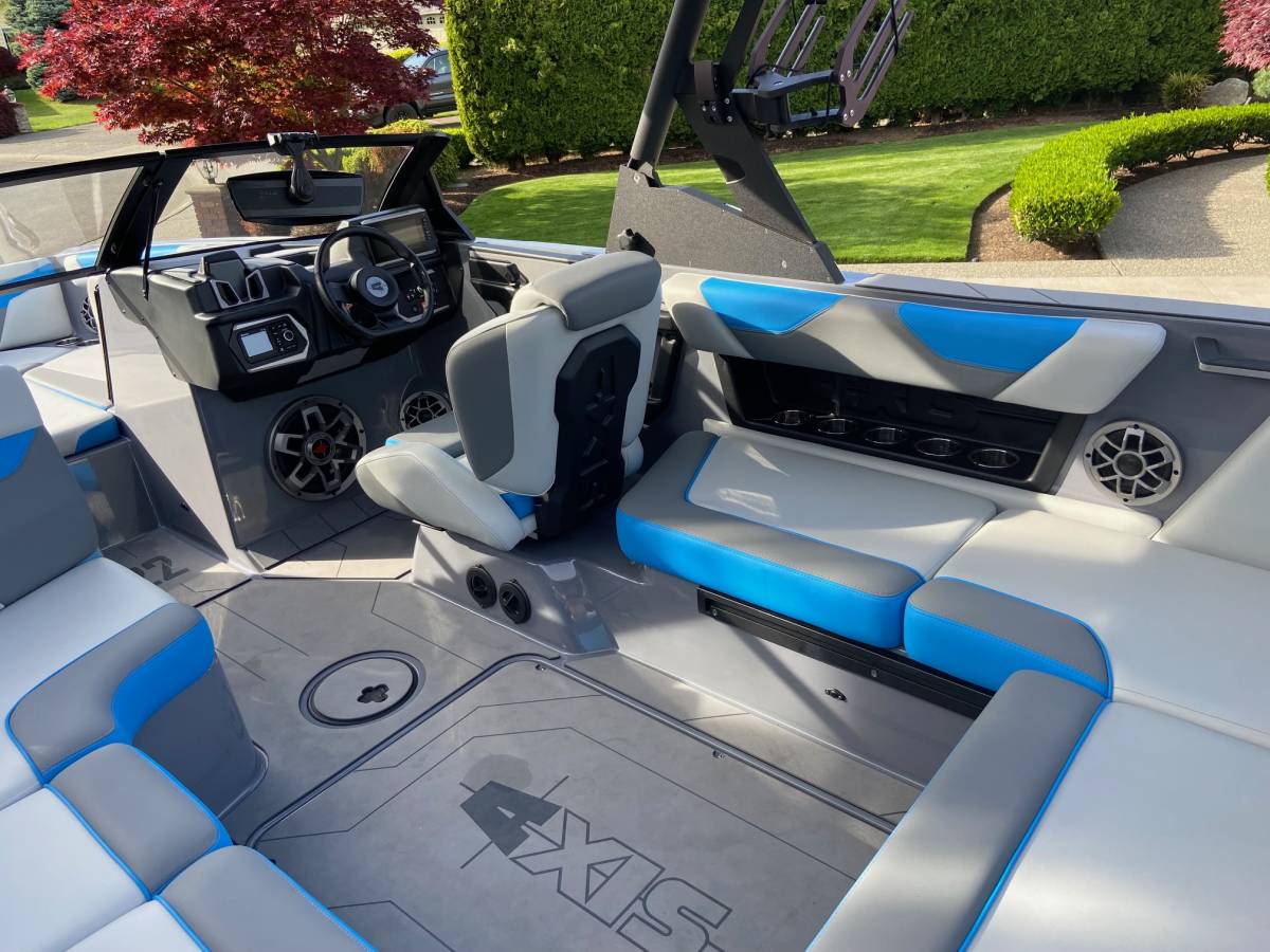 2022 Axis A22 *Super low hours &amp; Loaded with options*