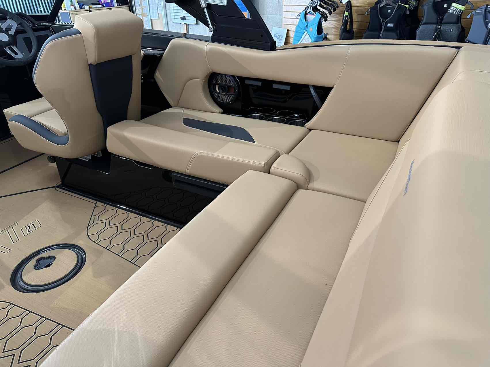 2025 MasterCraft NXT21