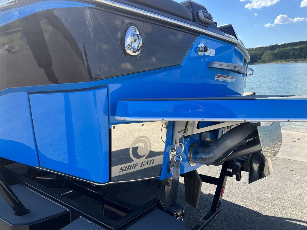 2020 Malibu Boats M240