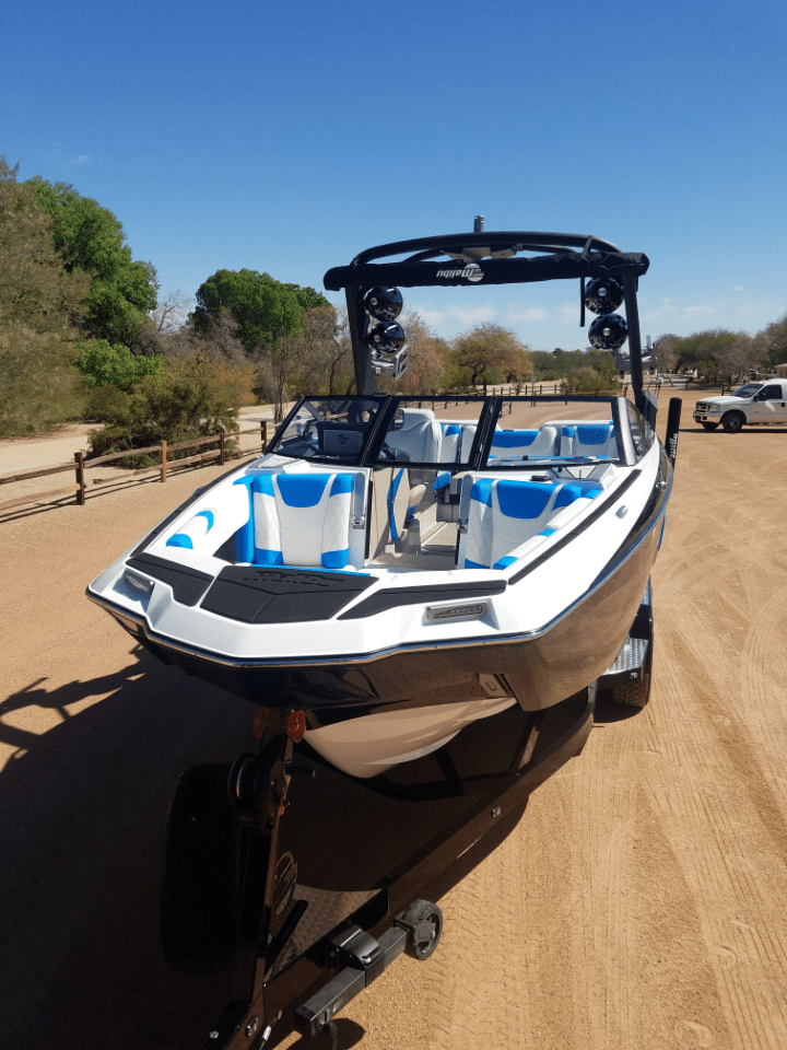 Malibu M220 2021
