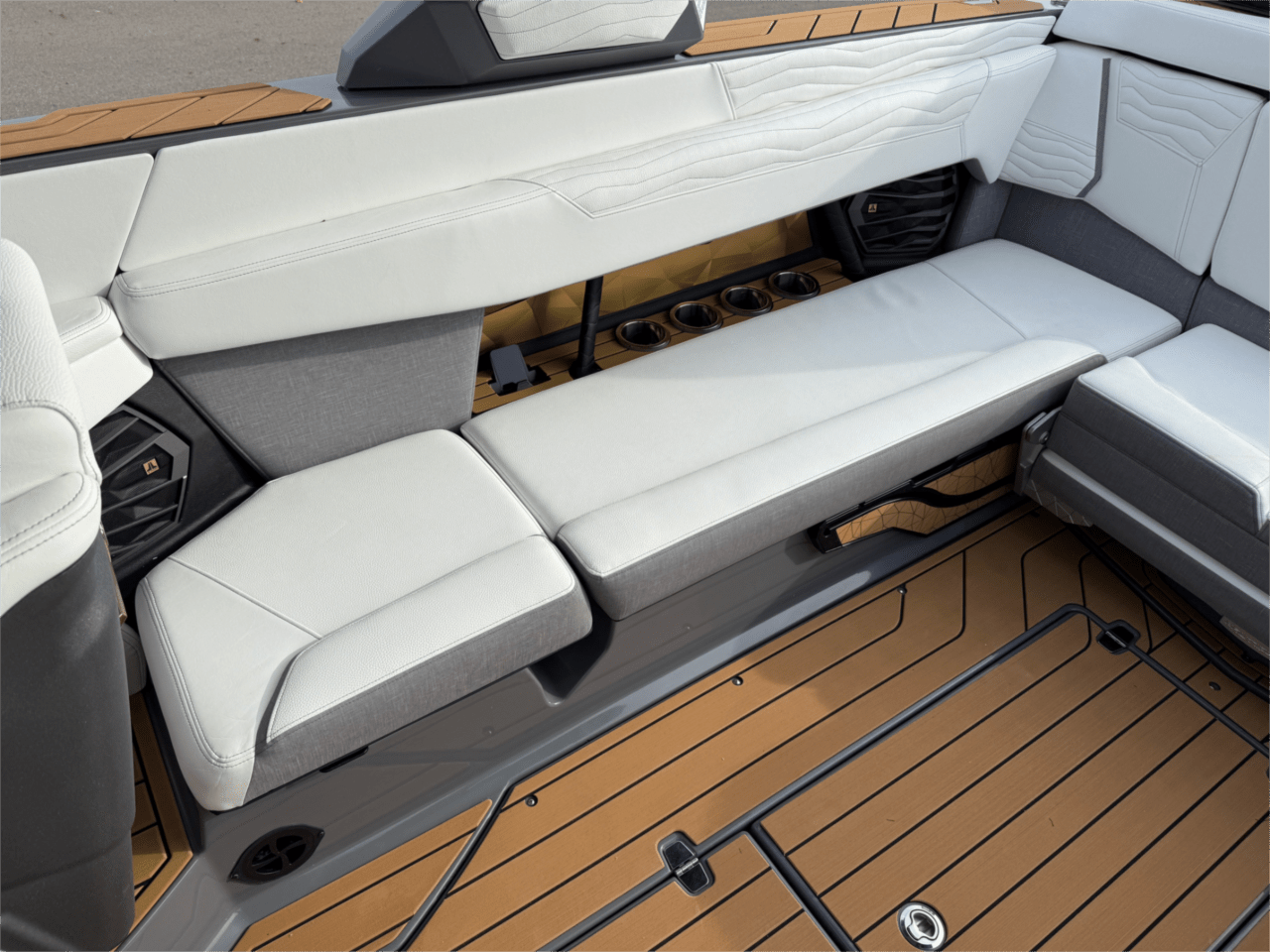 2025 Nautique G23