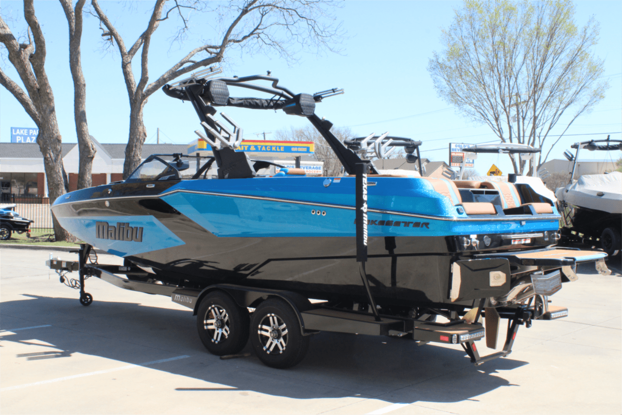 2025 Malibu 24 MXZ
