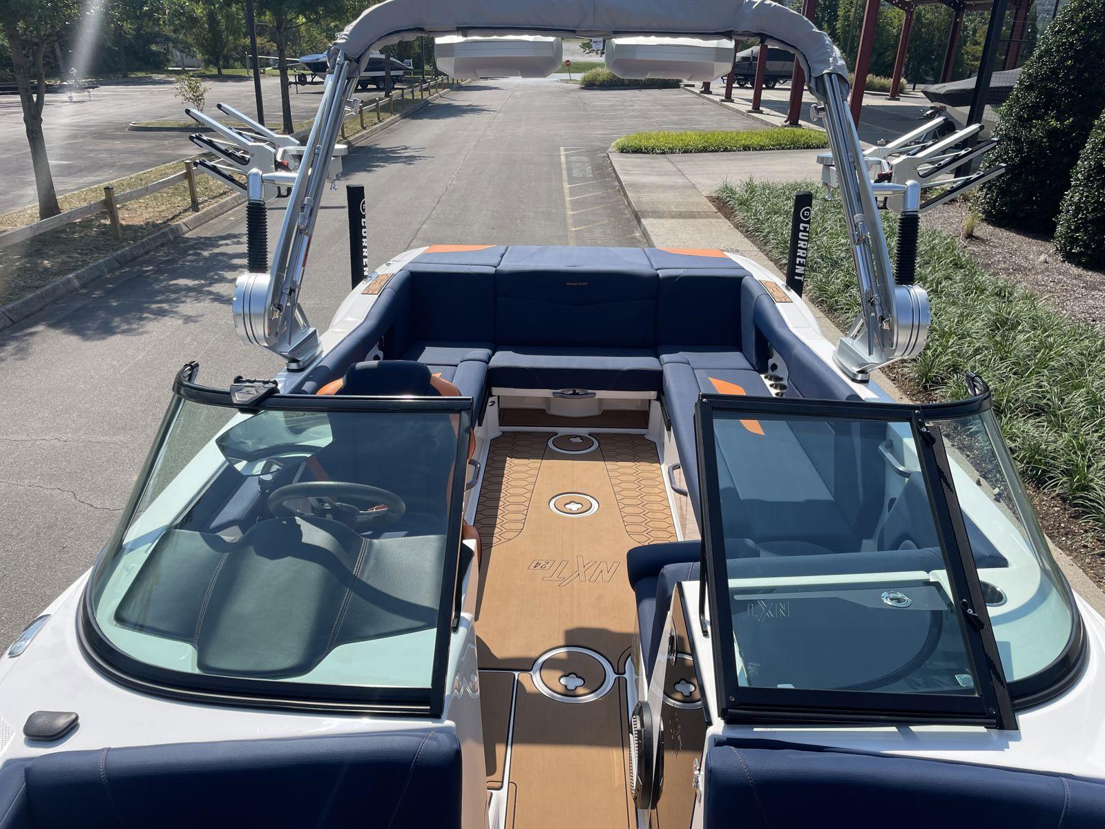 2021 MasterCraft NXT24